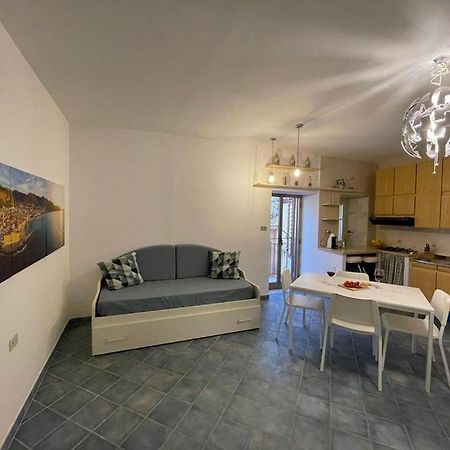 Al Cortile Apartment เชฟาลู ภายนอก รูปภาพ