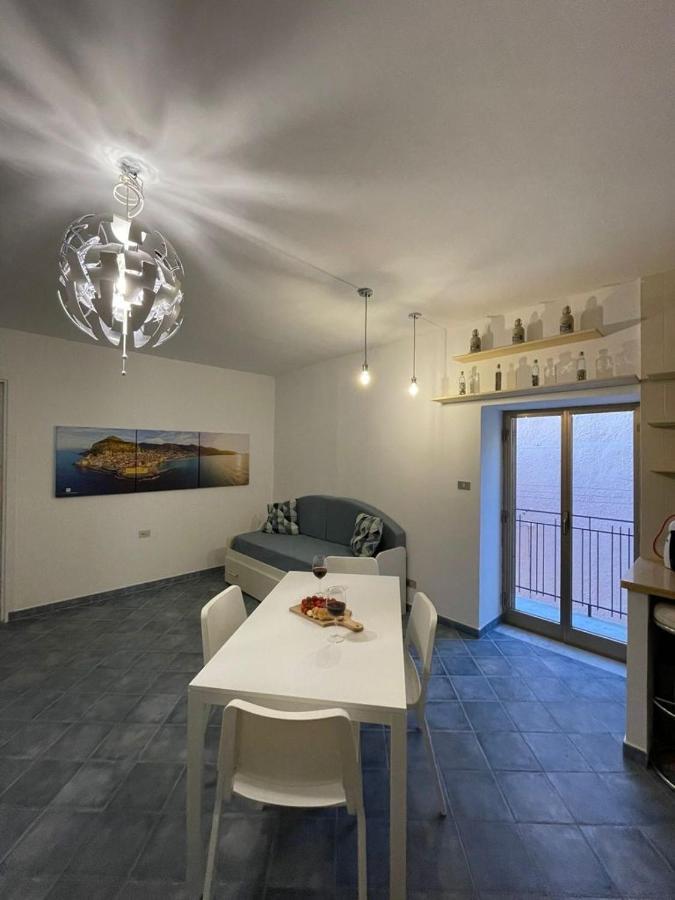 Al Cortile Apartment เชฟาลู ภายนอก รูปภาพ