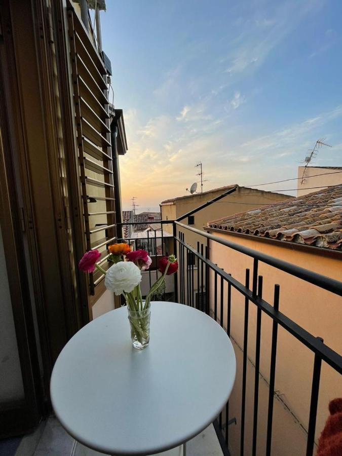 Al Cortile Apartment เชฟาลู ภายนอก รูปภาพ