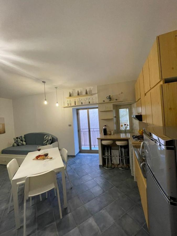 Al Cortile Apartment เชฟาลู ภายนอก รูปภาพ