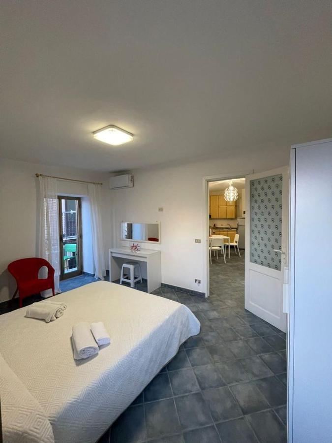Al Cortile Apartment เชฟาลู ภายนอก รูปภาพ