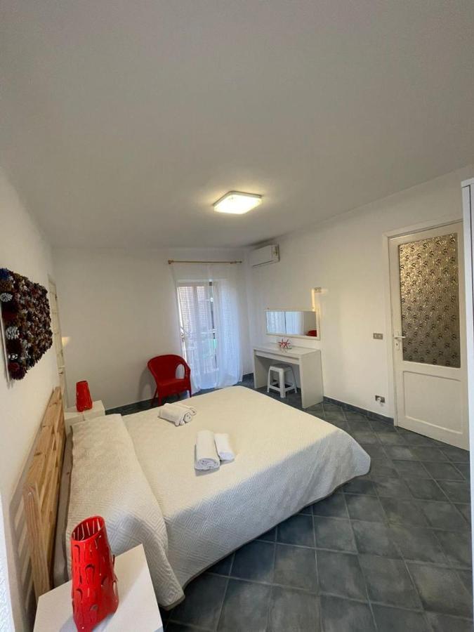 Al Cortile Apartment เชฟาลู ภายนอก รูปภาพ
